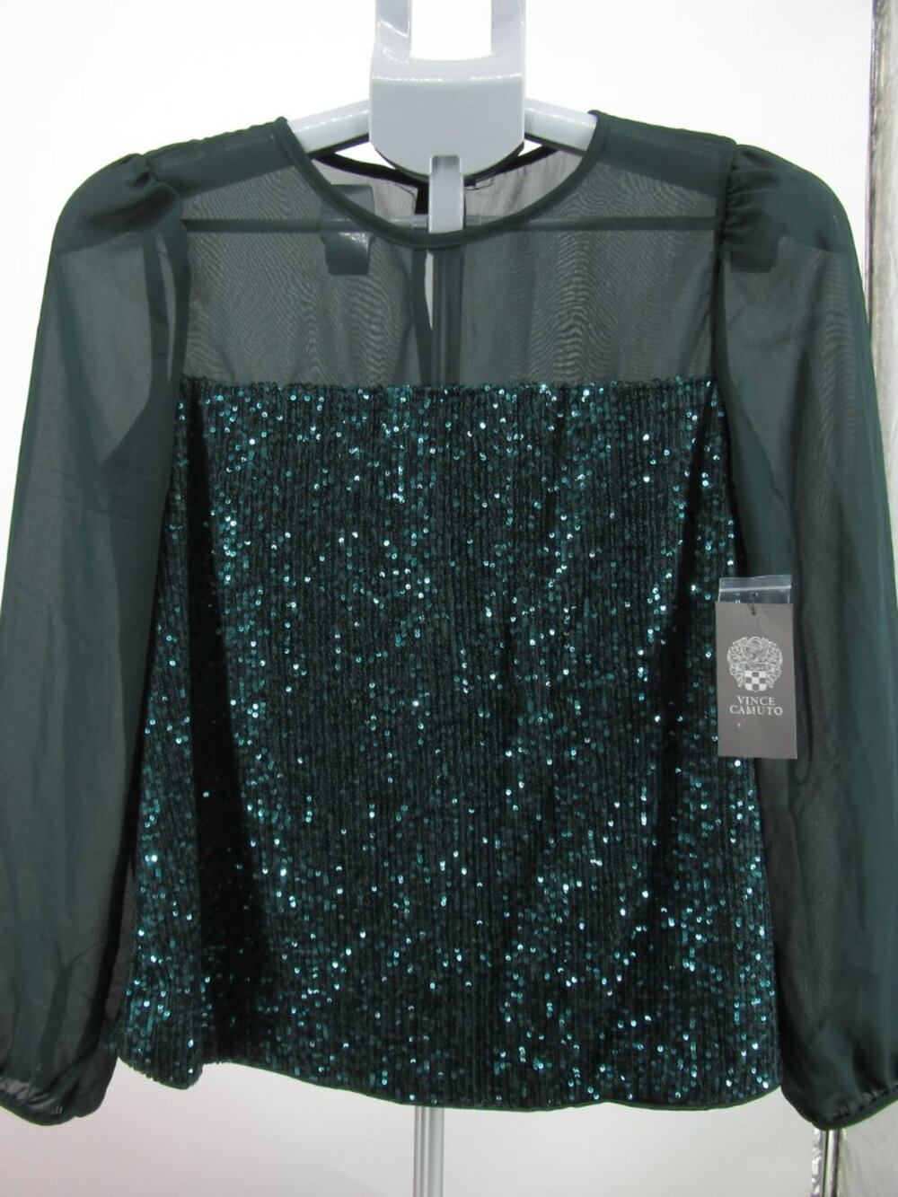 NWT VINCE CAMUTO twinkle and glow DARK GREEN SEQUINS TOP sheer sz XS small pull